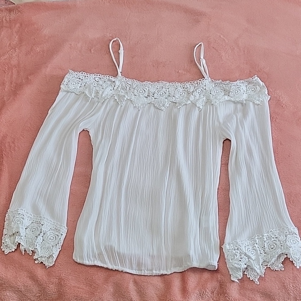 New York & Company Vintage White Gauze Lace Trim On or Off Shoulder Top - Size S